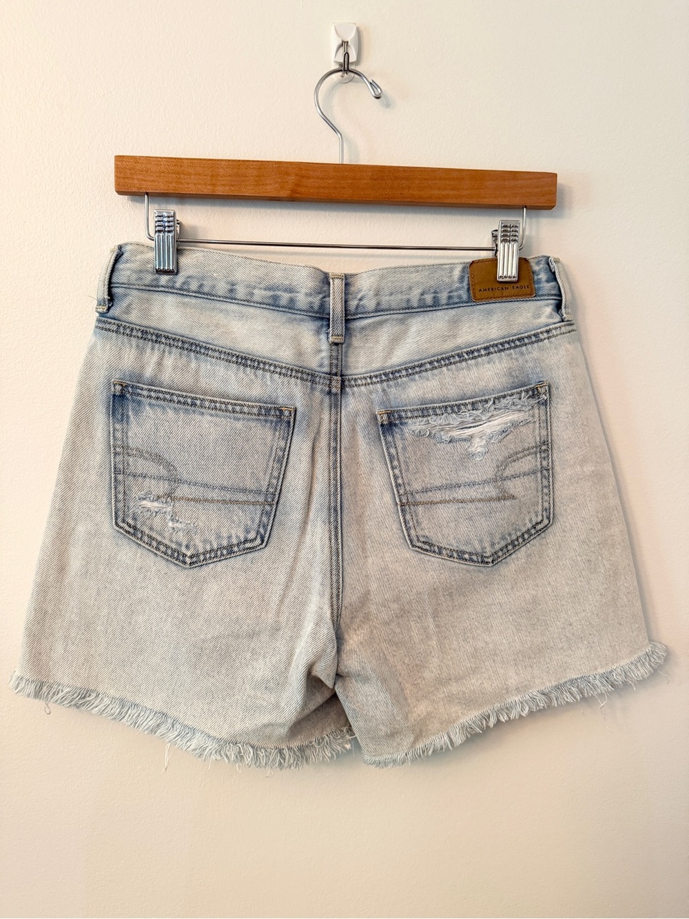 American Eagle Mom Shorts Distressed Hi Rise Size 4 - Picture 2 of 10